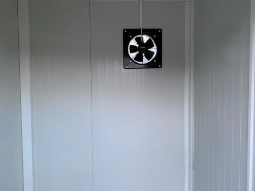 Kontener z pełnym wyposażeniem