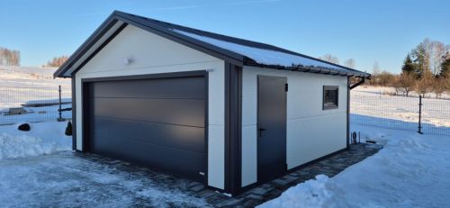 Garaż 35m2 z płyty warstwowej PIR