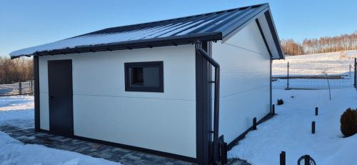Garaż 35m2 z płyty warstwowej PIR (4)