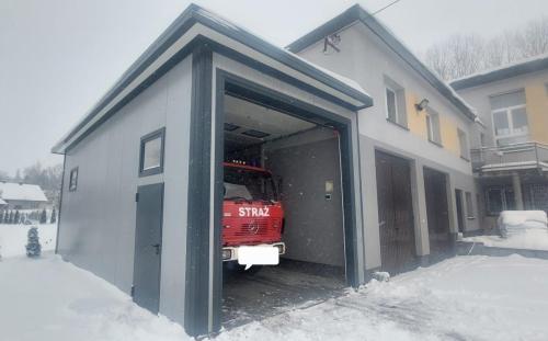 Garaż z płyt warstwowych dla straży pożarnej zdj10