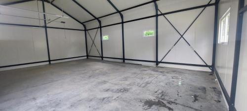 Garaż z płyty warstwowej 12m x 8m - środek 