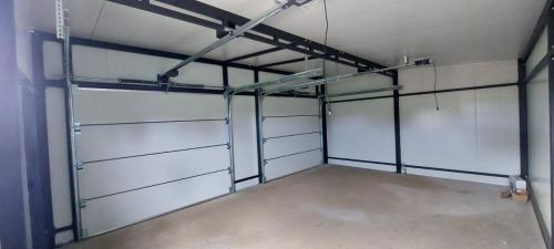 Garaż 35m2 5m x 7m dwie bramy automatyczne