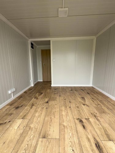 Kontener mieszkalny 9,2x3,4 m z pełnym wyposażeniem 