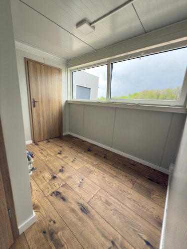 Kontener mieszkalny 9,2x3,4 m z pełnym wyposażeniem 