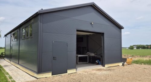 Hala z płyty warstwowej 120 m²